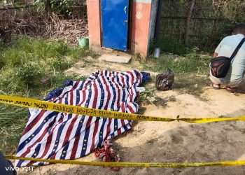 सिरहामा एक महिला आफ्नै घरको शौचालय मृत अवस्थामा फेला परेकी छन् ।