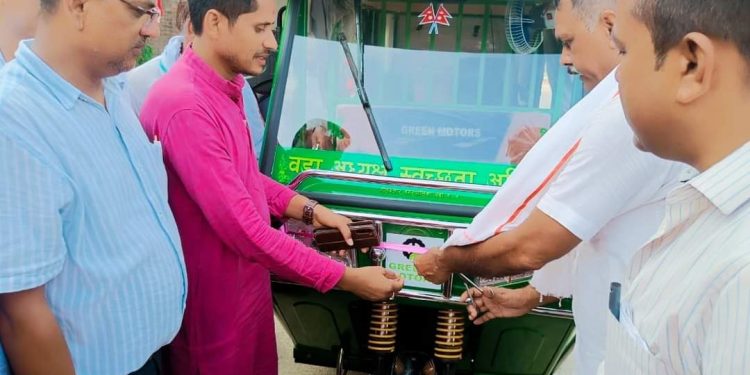 सिरहामै पहिलो गोलबजारका यी वडाध्यक्षले गरे ’वडाध्यक्ष स्वच्छता अभियान’ सँचालन