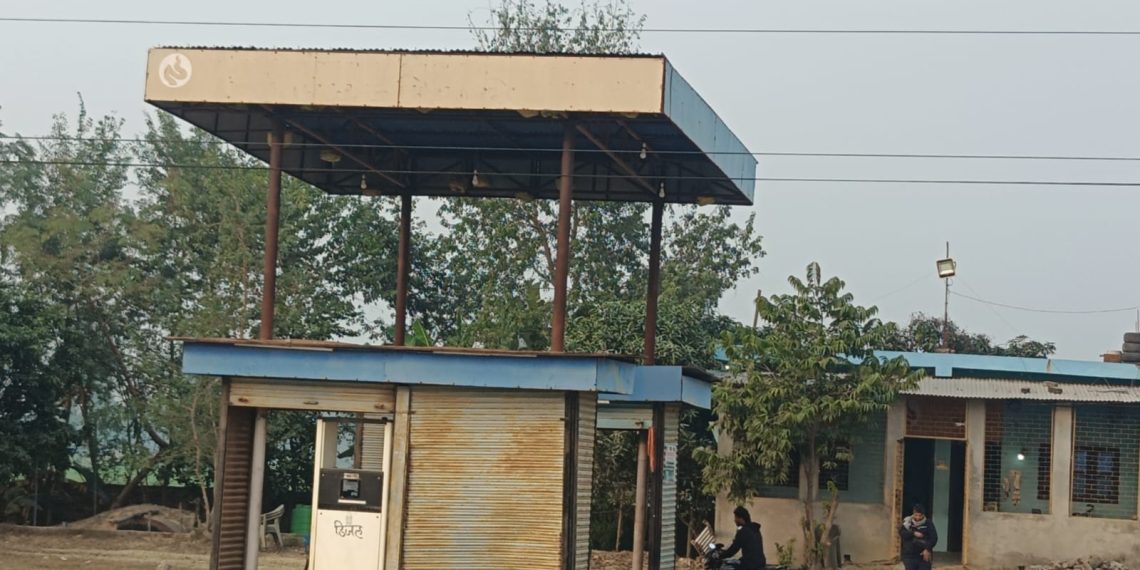 सिरहाको भैरव पेट्रोल पम्पमा भारुको अनियमितता, सेवागा्रही मार्कामा