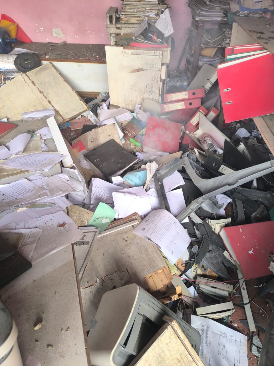 सिरहा जिल्ला अदालत नजिकै  बम विस्फोटको आशंका